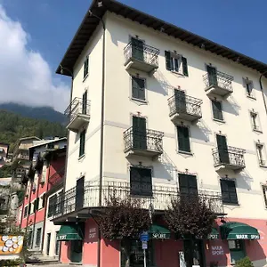 https://residence-milcar.it-lombardy.com
